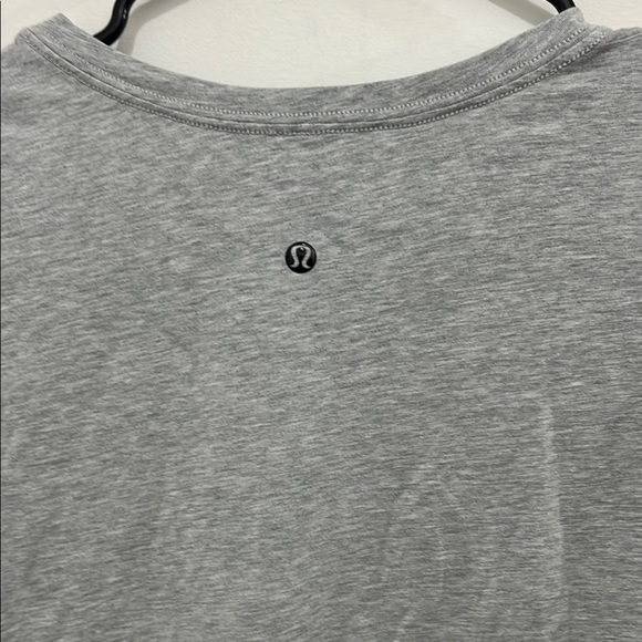 Lululemon Gray and White Men's V-Neck Shirt - Picture 3 of 3